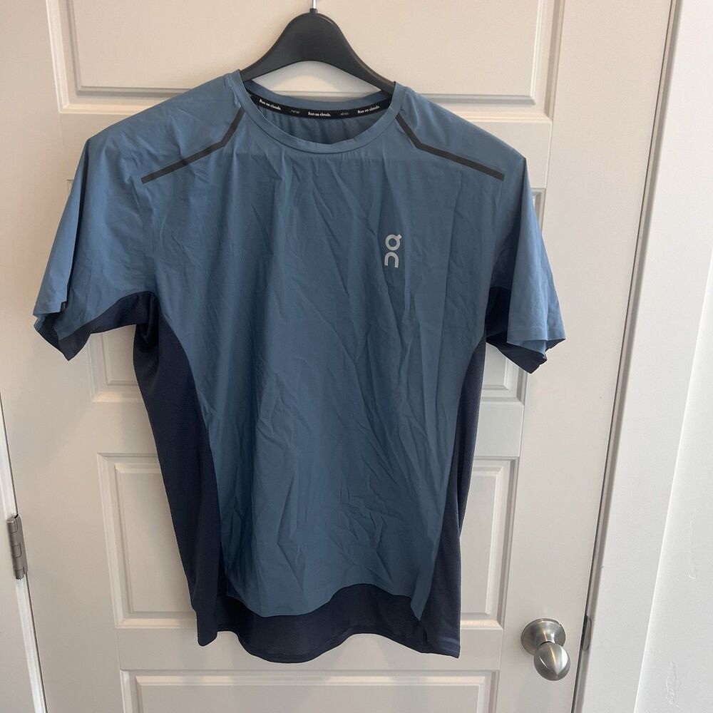 On Cloud Lightweight Performance Running Tee Mens… - image 1